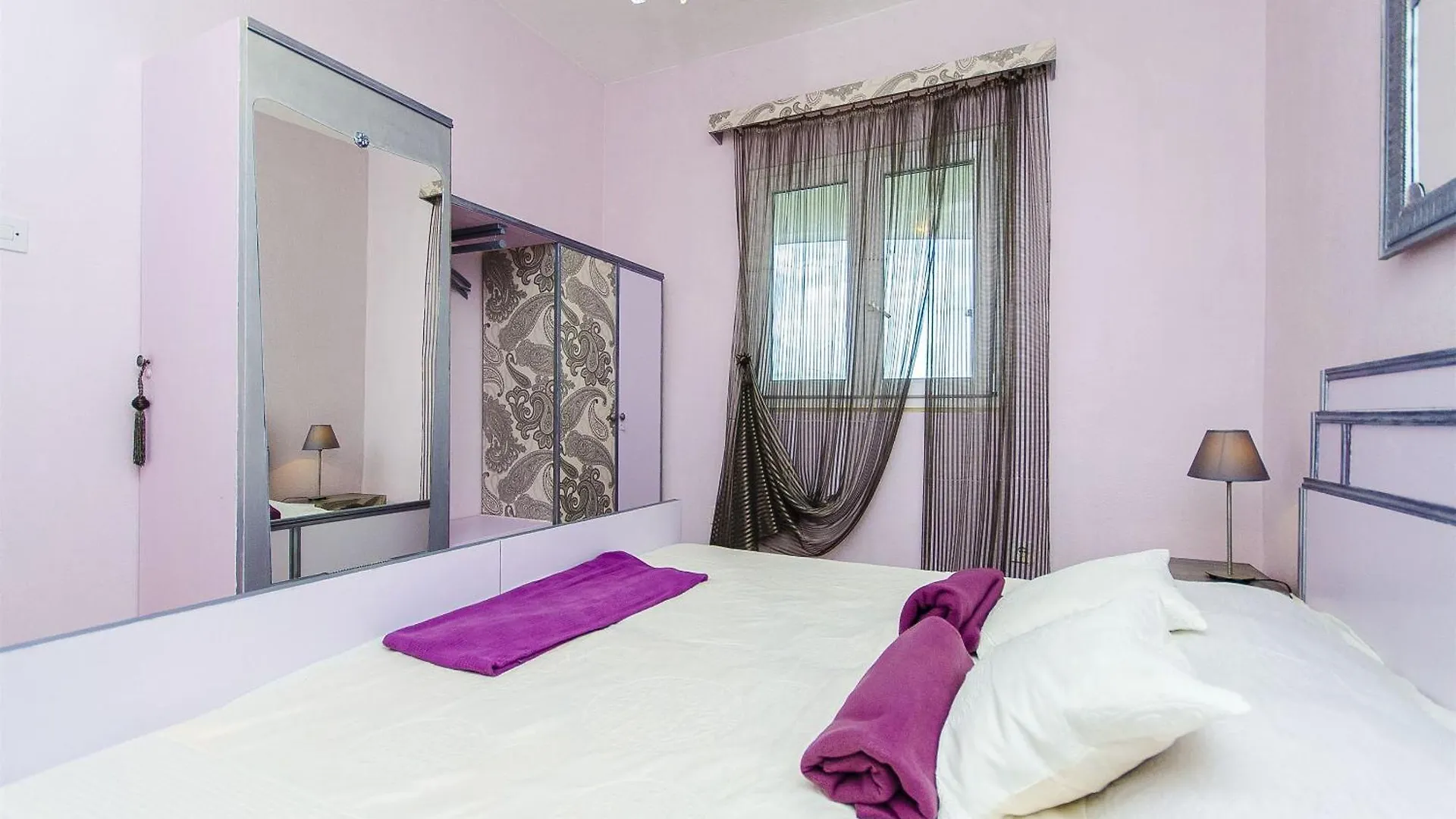 Apartments Duga - Beachfront & Seaview Trogir