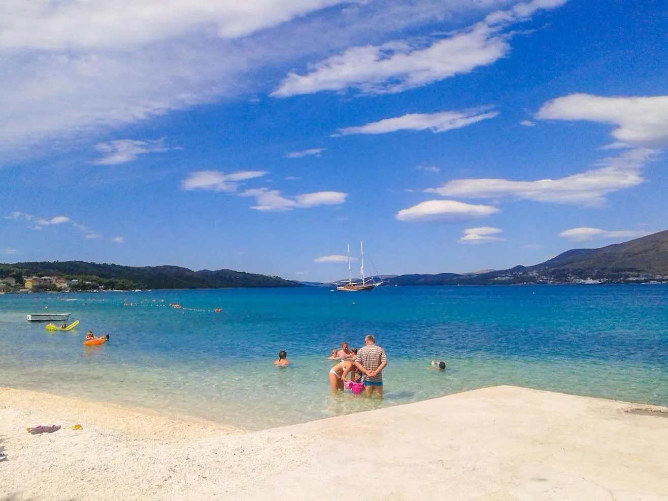 Apartments Duga - Beachfront & Seaview Trogir