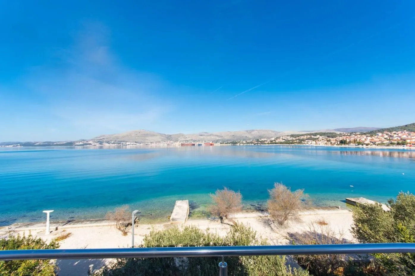 Apartments Duga - Beachfront & Seaview Trogir 0*,