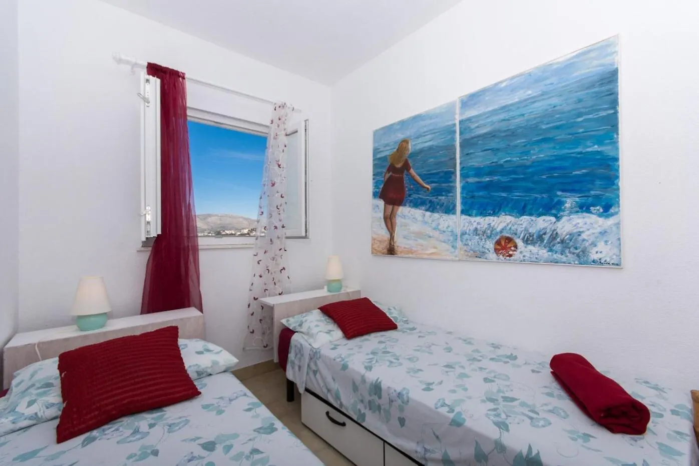 Apartments Duga - Beachfront & Seaview Trogir Croatia